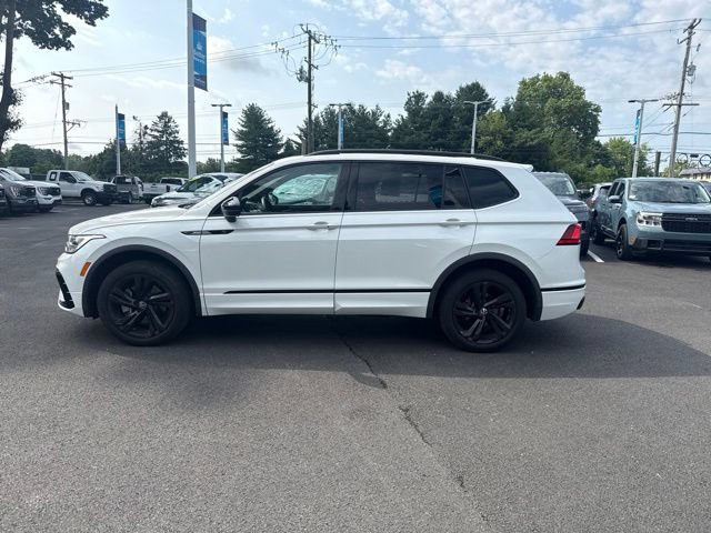 Used 2024 Volkswagen Tiguan SE R-Line AWD/4WD image 5