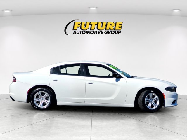 Used 2023 Dodge Charger SXT RWD image 3