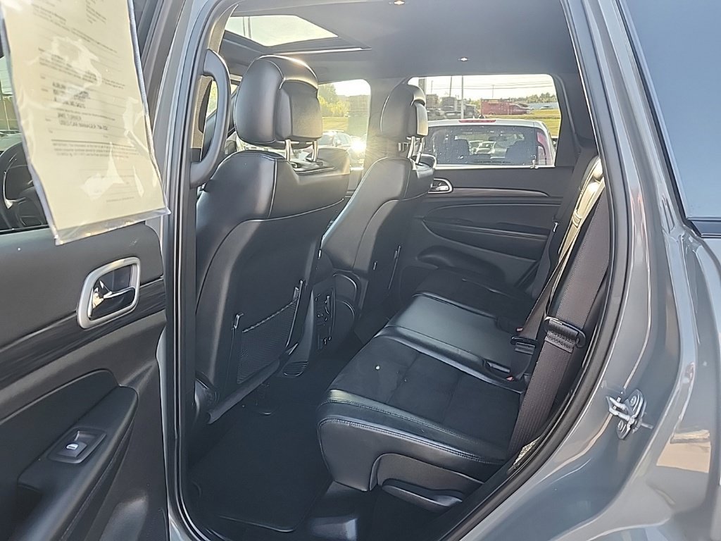 Used 2019 Jeep Grand Cherokee Altitude AWD/4WD image 10