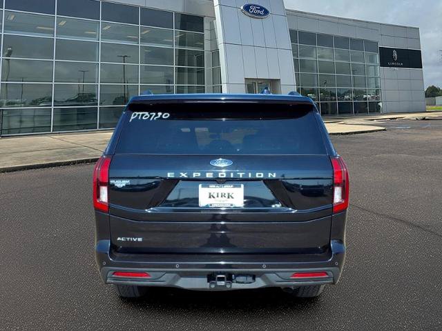 Certified 2025 Ford Expedition Active AWD/4WD image 3