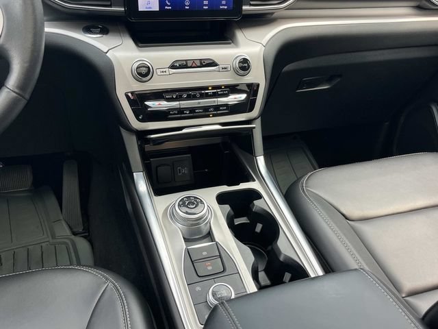 Certified 2024 Ford Explorer XLT w/ Equipment Group 202A AWD/4WD image 22