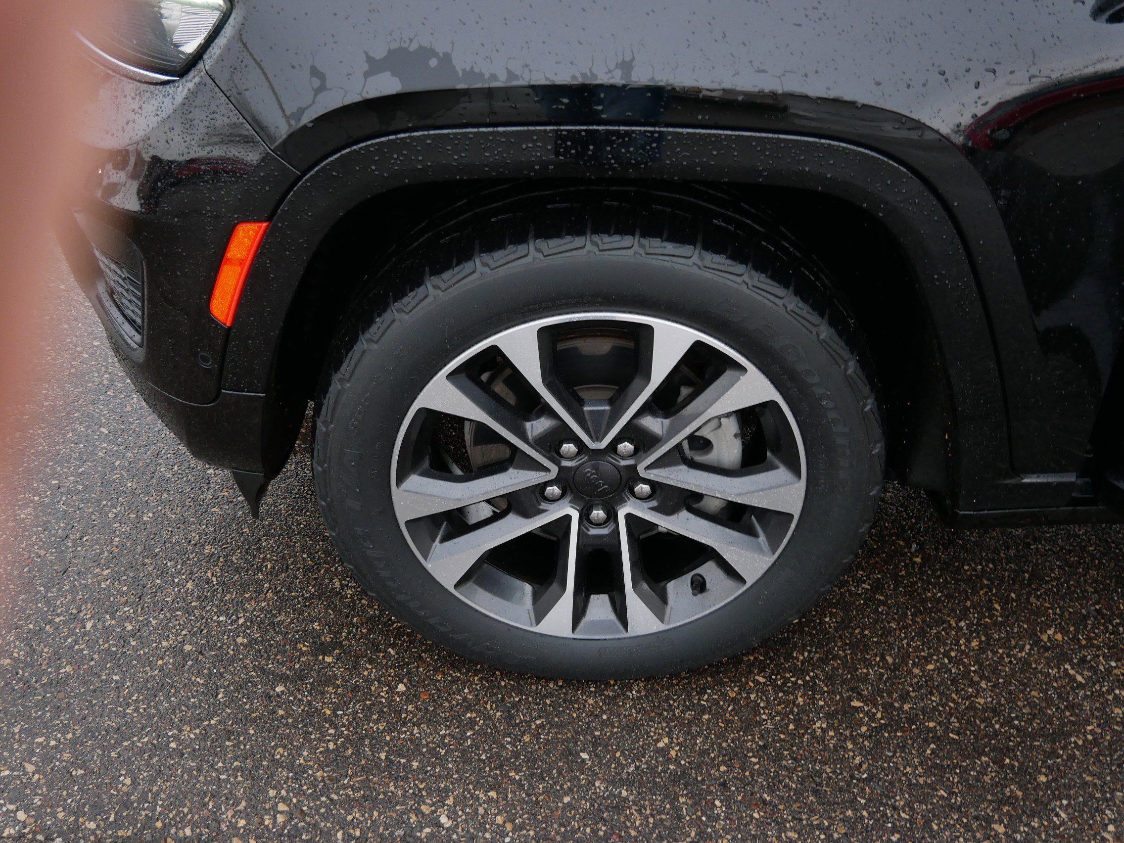 Used 2021 Jeep Grand Cherokee L Overland w/ Advanced Protech Group III AWD/4WD image 15