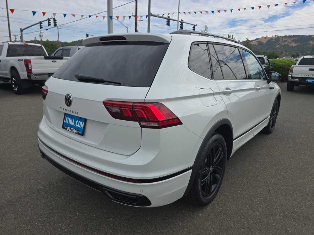 Used 2022 Volkswagen Tiguan SE R-Line FWD image 5