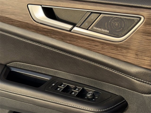 Used 2025 Volkswagen Atlas SEL Premium R-Line image 25