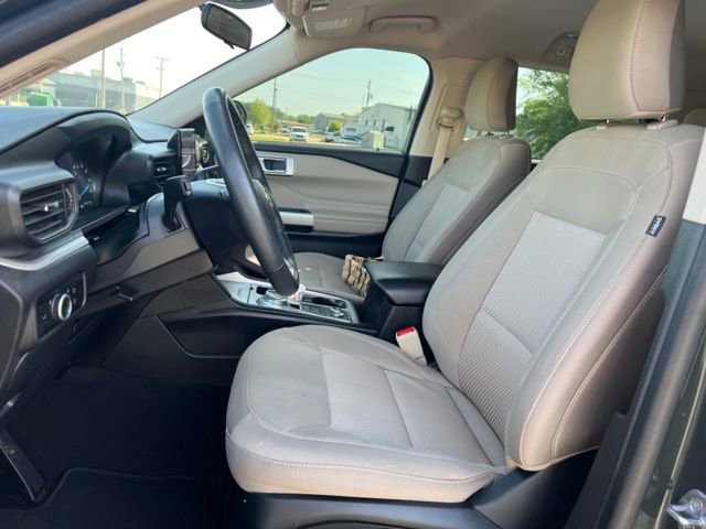 Certified 2023 Ford Explorer XLT image 2