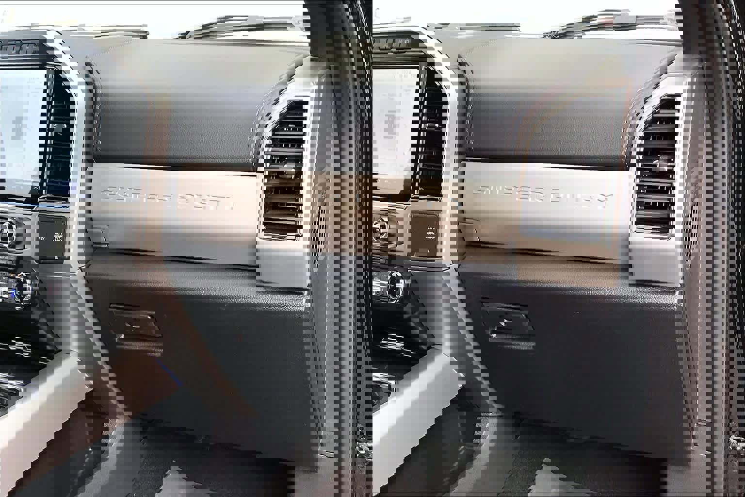 Certified 2022 Ford F350 Lariat w/ Black Appearance Package image 18