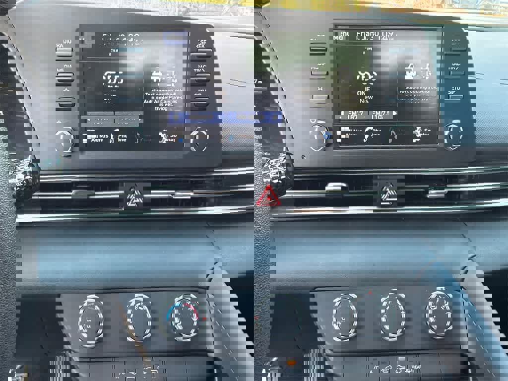 Used 2023 Hyundai Elantra SE image 25