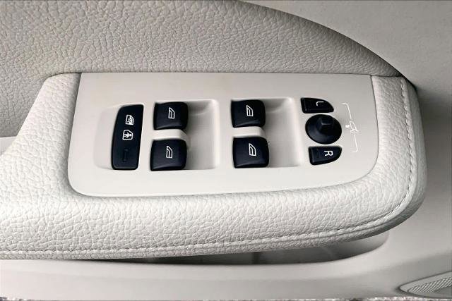 Used 2020 Volvo V60 T5 Cross Country w/ Protection Package Premier image 35