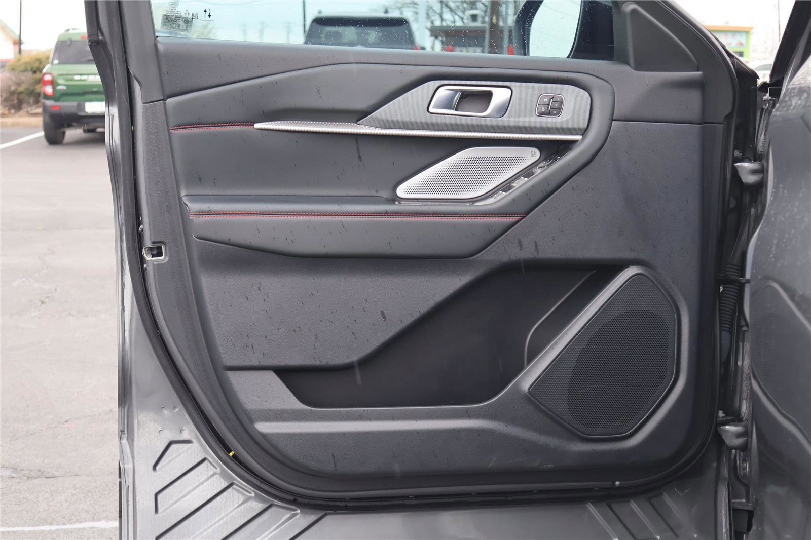 Certified 2025 Ford Explorer ST image 10