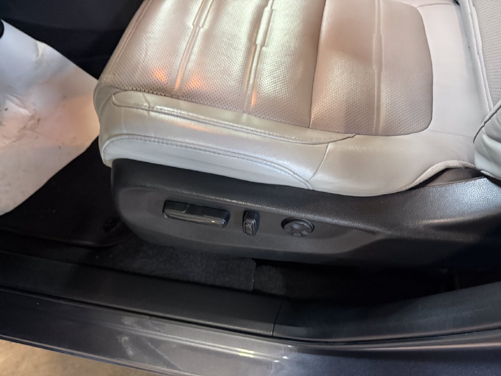 Used 2020 Honda CR-V EX-L image 16