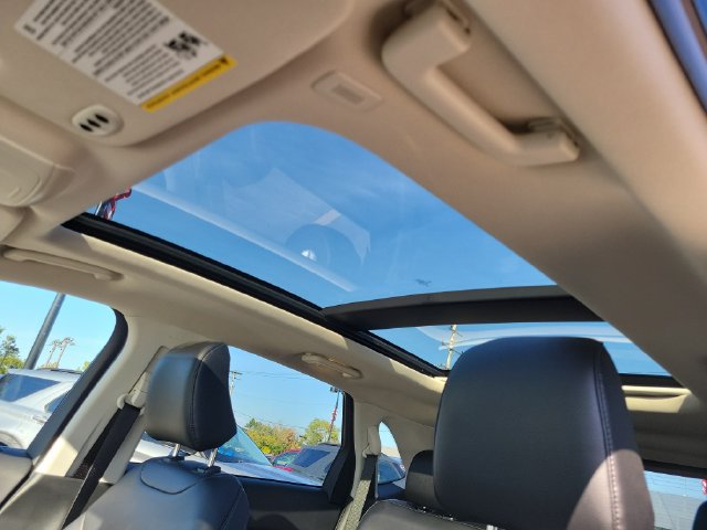 Certified 2024 Ford Edge SEL w/ Convenience Package AWD/4WD image 12