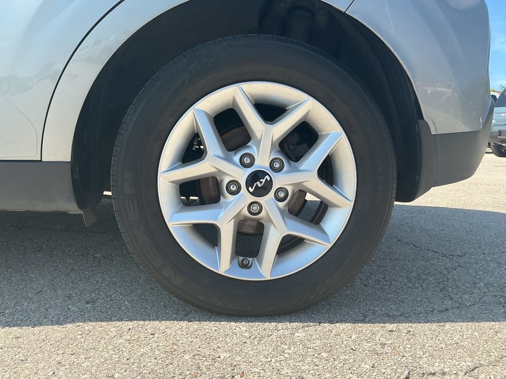 Used 2023 Kia Soul S FWD image 10