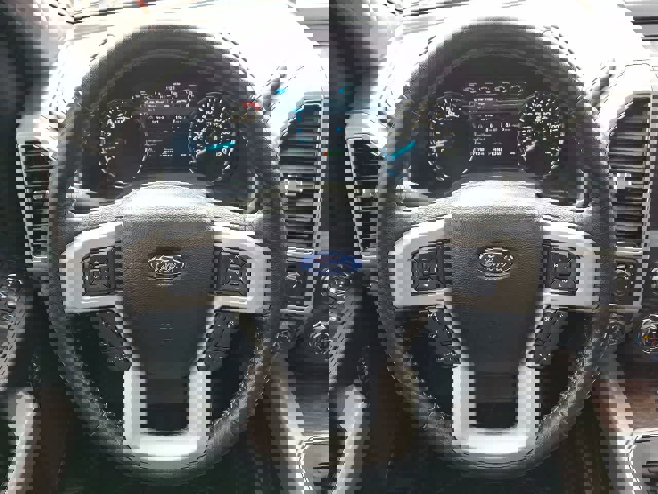 Certified 2019 Ford F150 Lariat w/ Equipment Group 502A Luxury image 22