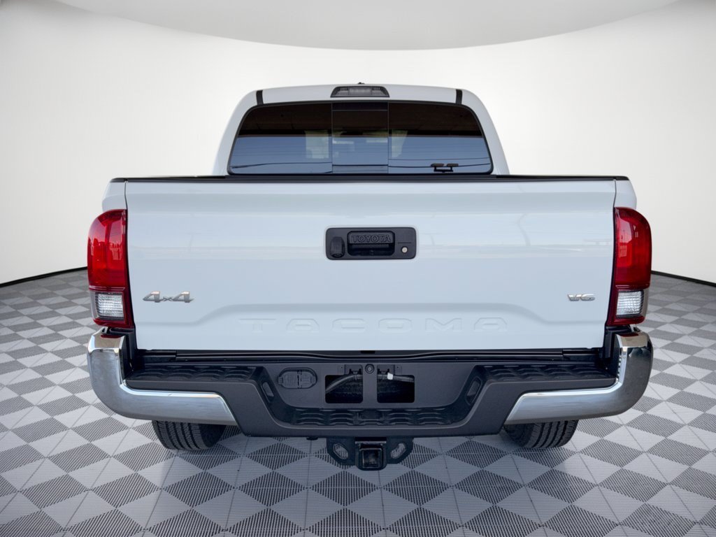 Used 2022 Toyota Tacoma SR5 AWD/4WD image 11