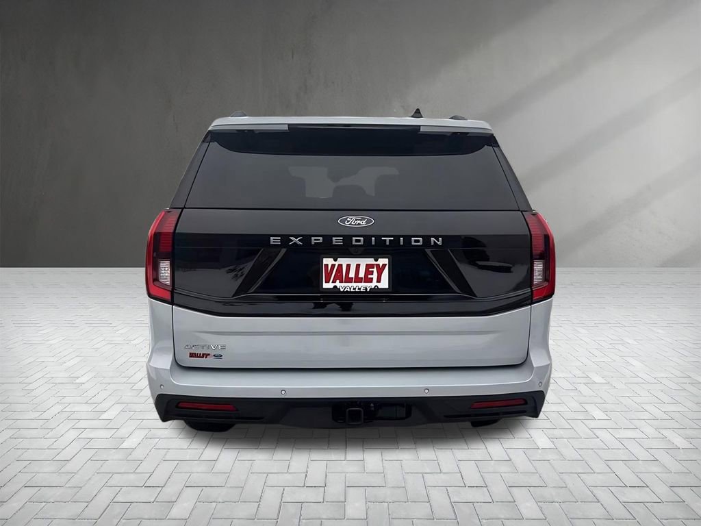 Certified 2025 Ford Expedition Active image 6