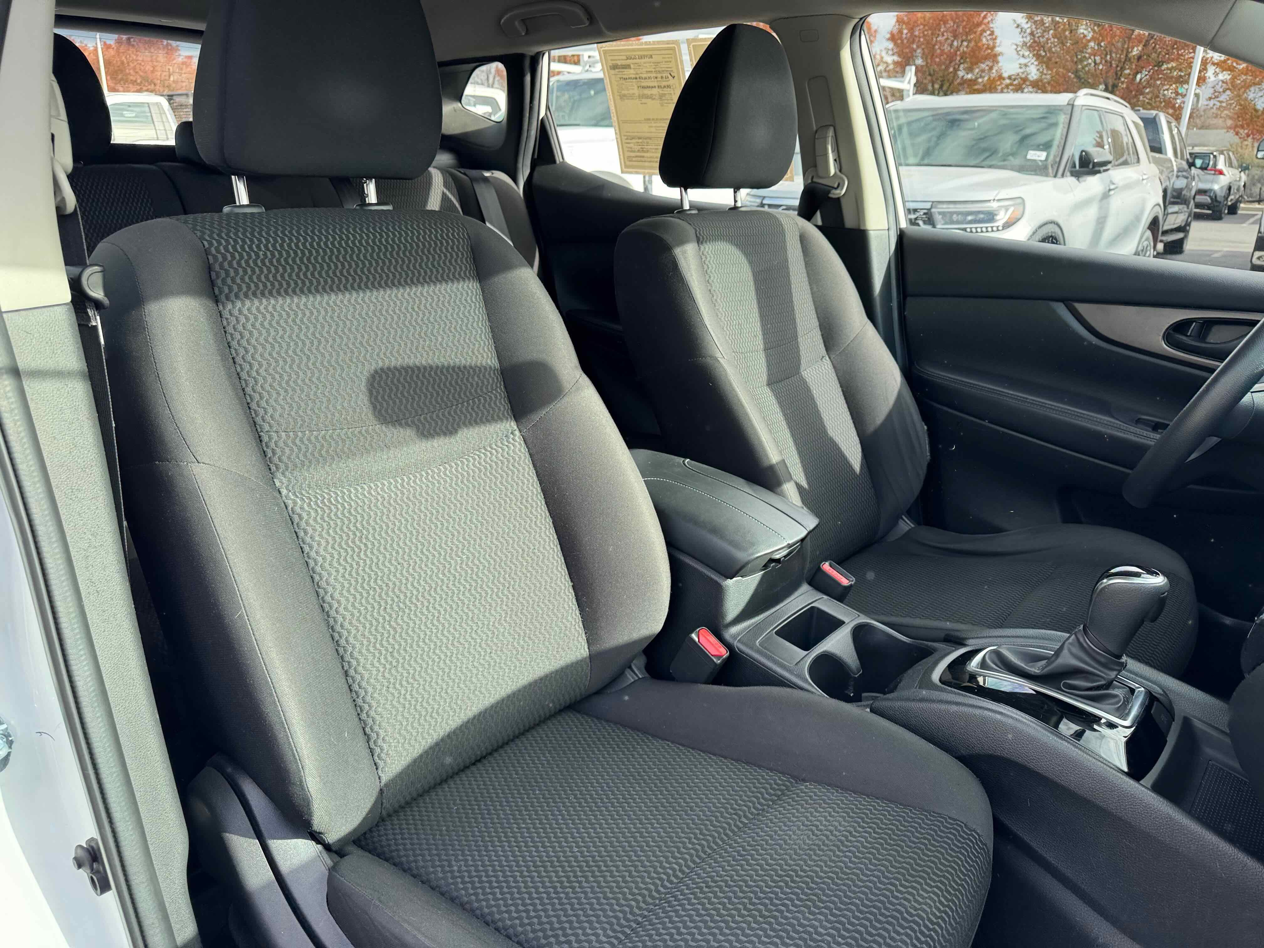 Used 2018 Nissan Rogue Sport S image 32