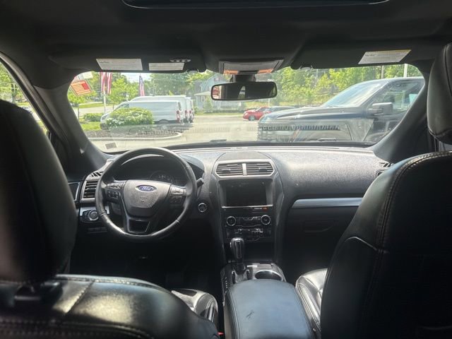 Certified 2019 Ford Explorer XLT w/ Equipment Group 202A AWD/4WD image 22