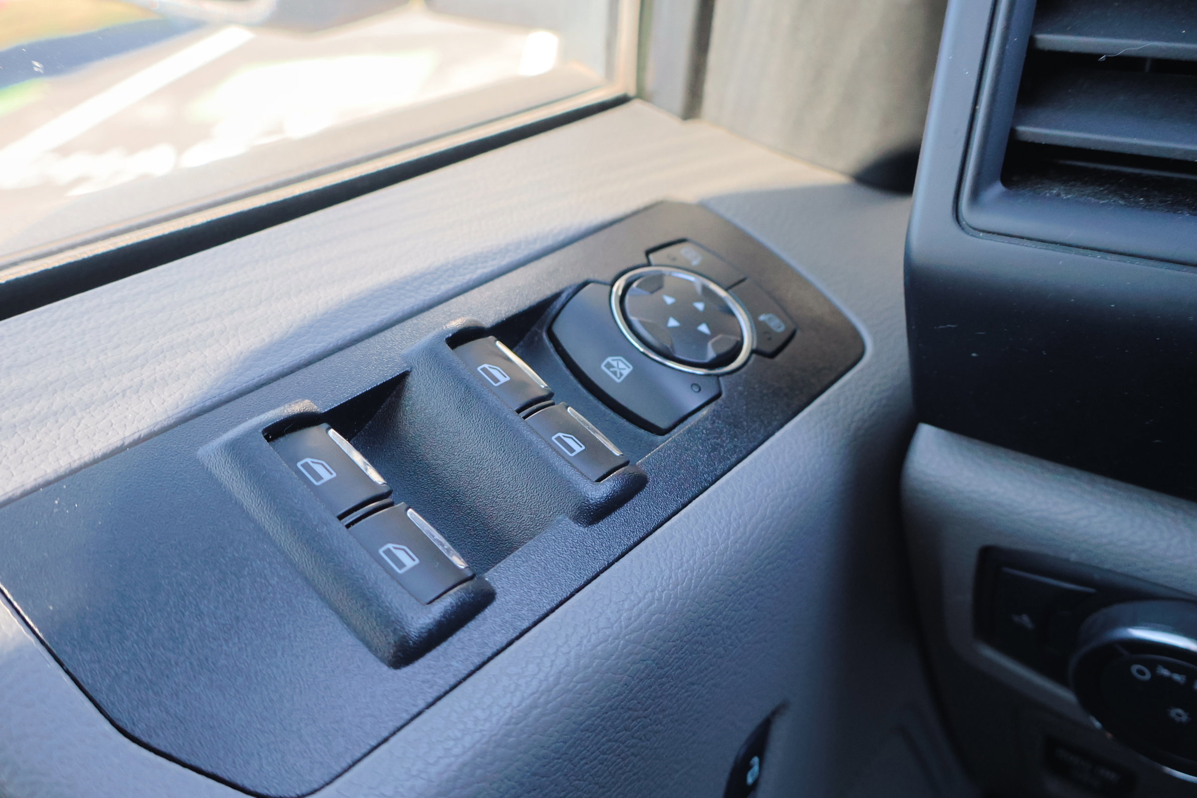 Certified 2018 Ford F150 XL w/ Equipment Group 101A Mid image 18