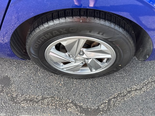 Used 2024 Hyundai Elantra SE FWD image 18
