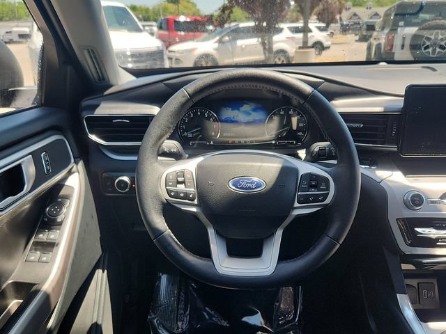 Certified 2024 Ford Explorer XLT w/ Equipment Group 202A AWD/4WD image 9