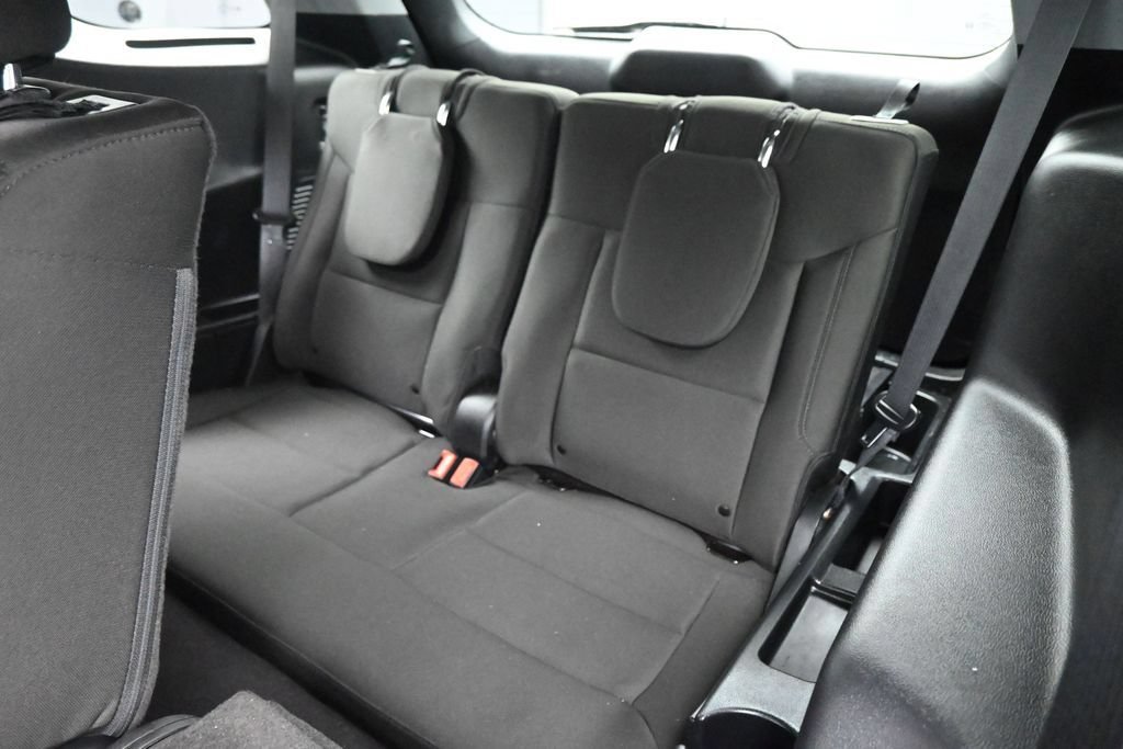 Certified 2023 Ford Explorer XLT RWD image 19