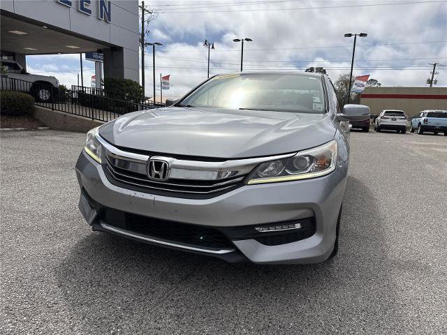 Used 2017 Honda Accord EX-L image 2