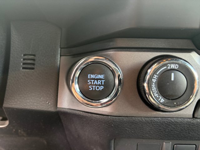 Used 2021 Toyota Tacoma TRD Sport AWD/4WD image 28