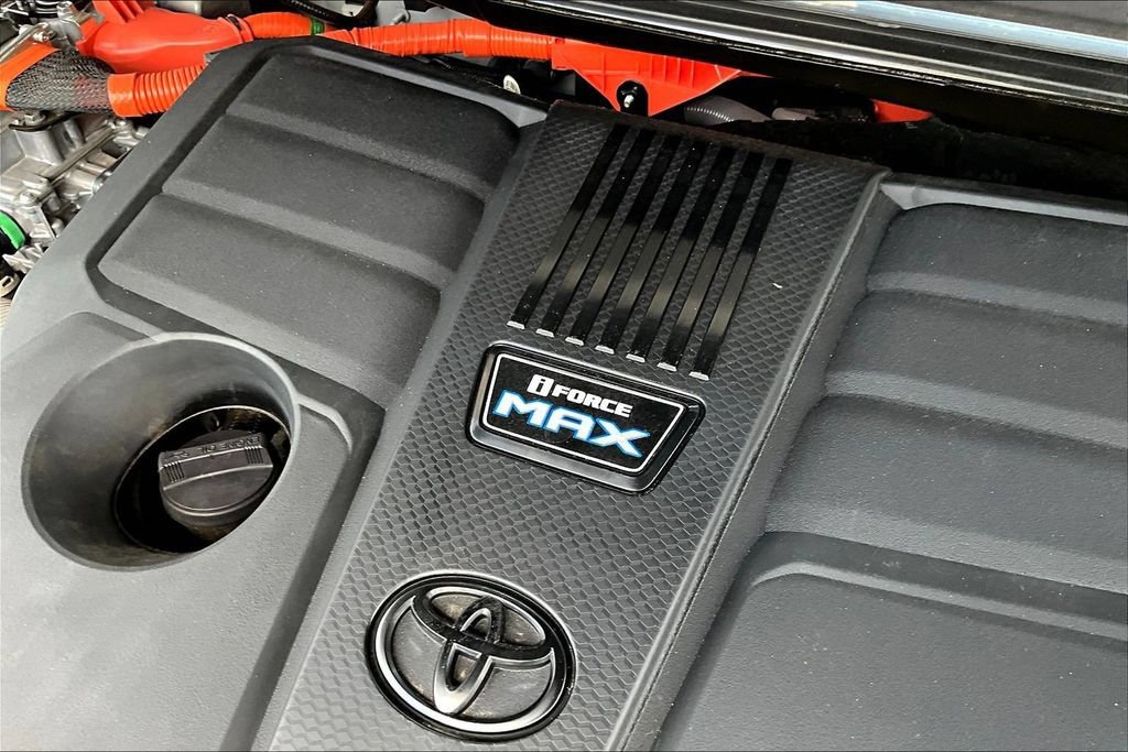 Used 2025 Toyota Sequoia Platinum AWD/4WD image 34