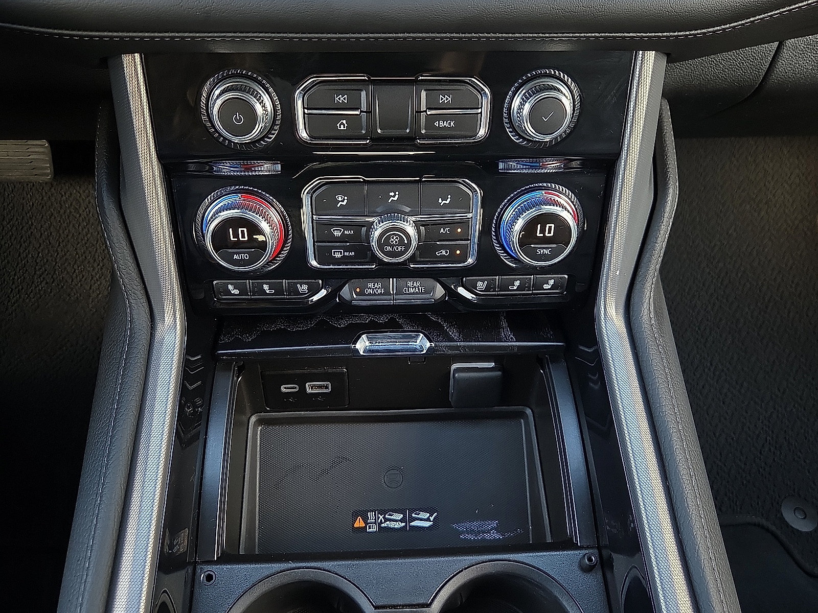 Used 2023 GMC Yukon Denali AWD/4WD image 18