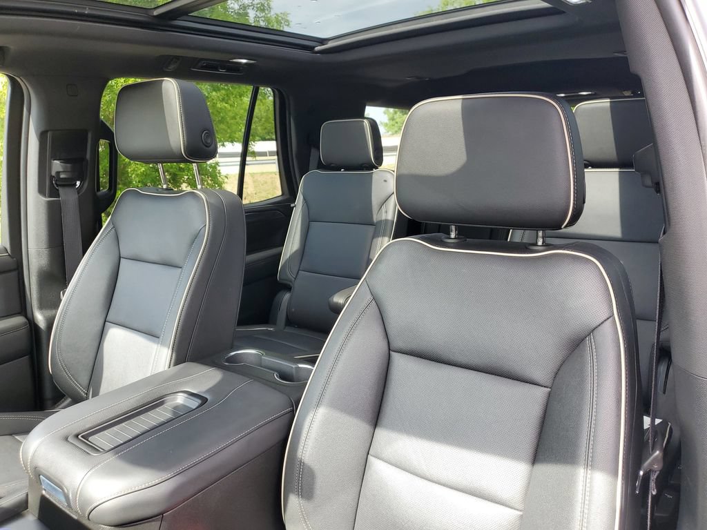 Used 2023 GMC Yukon SLT w/ SLT Premium Package AWD/4WD image 14