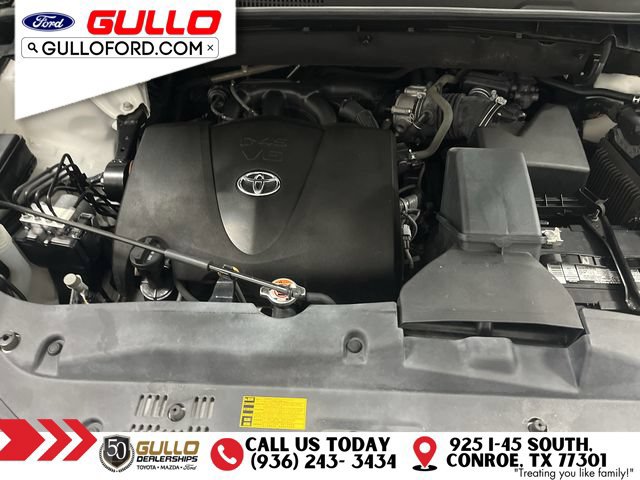 Used 2019 Toyota Highlander SE w/ Nightshade Edition FWD image 31
