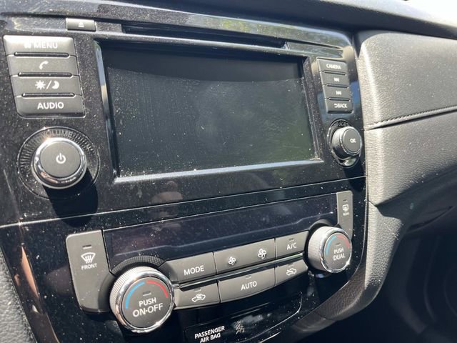 Used 2019 Nissan Rogue SV FWD image 40