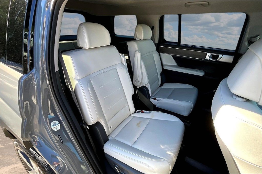 Used 2026 Hyundai Santa Fe Limited FWD image 27