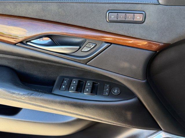 Used 2020 Cadillac Escalade ESV Luxury AWD/4WD image 39