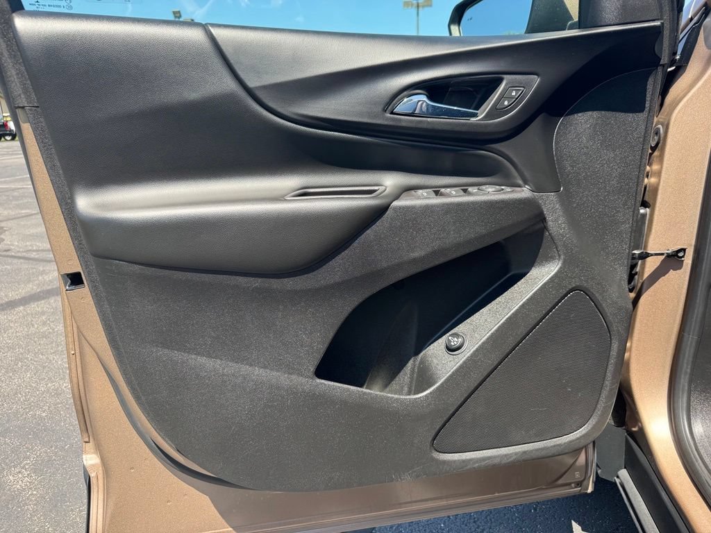 Used 2019 Chevrolet Equinox LT w/ Driver Convenience Package FWD image 23