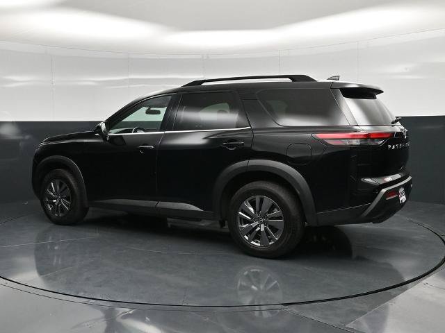 Used 2025 Nissan Pathfinder SV FWD image 9