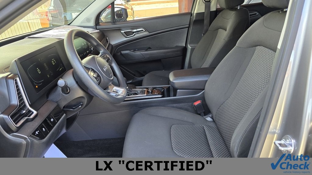 Used 2025 Kia Sportage LX image 27
