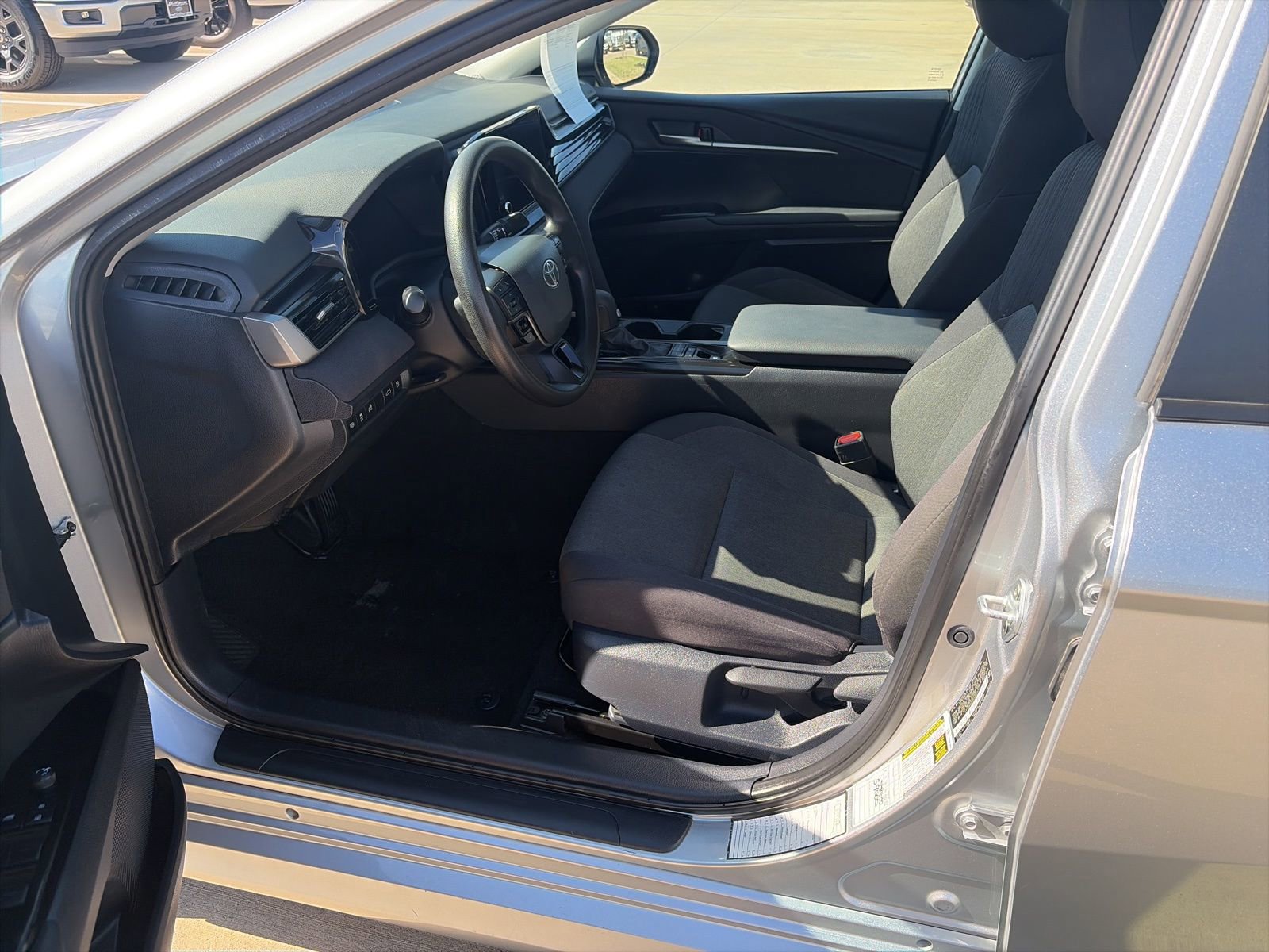 Used 2025 Toyota Camry LE image 12