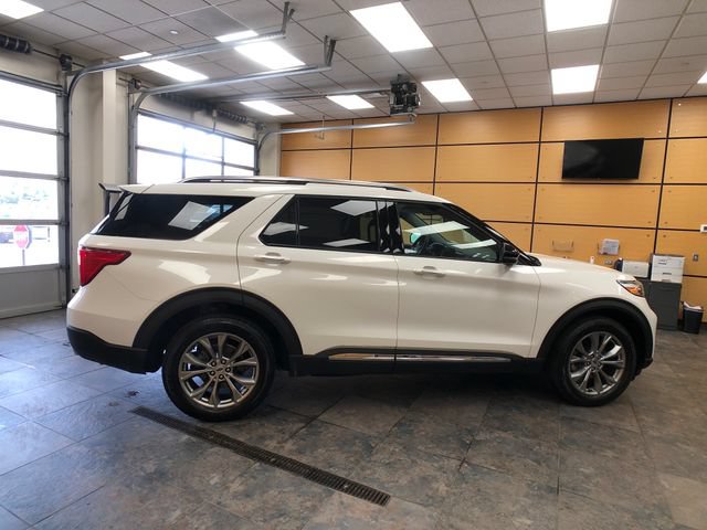 Certified 2022 Ford Explorer Limited w/ Equipment Group 301A AWD/4WD image 8