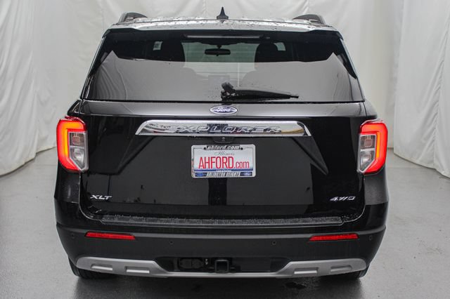 Certified 2023 Ford Explorer XLT w/ Equipment Group 202A AWD/4WD image 8