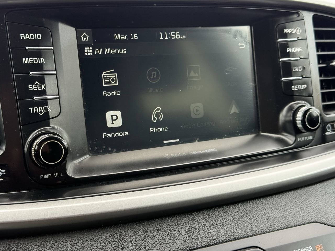 Used 2018 Kia Sorento LX image 17