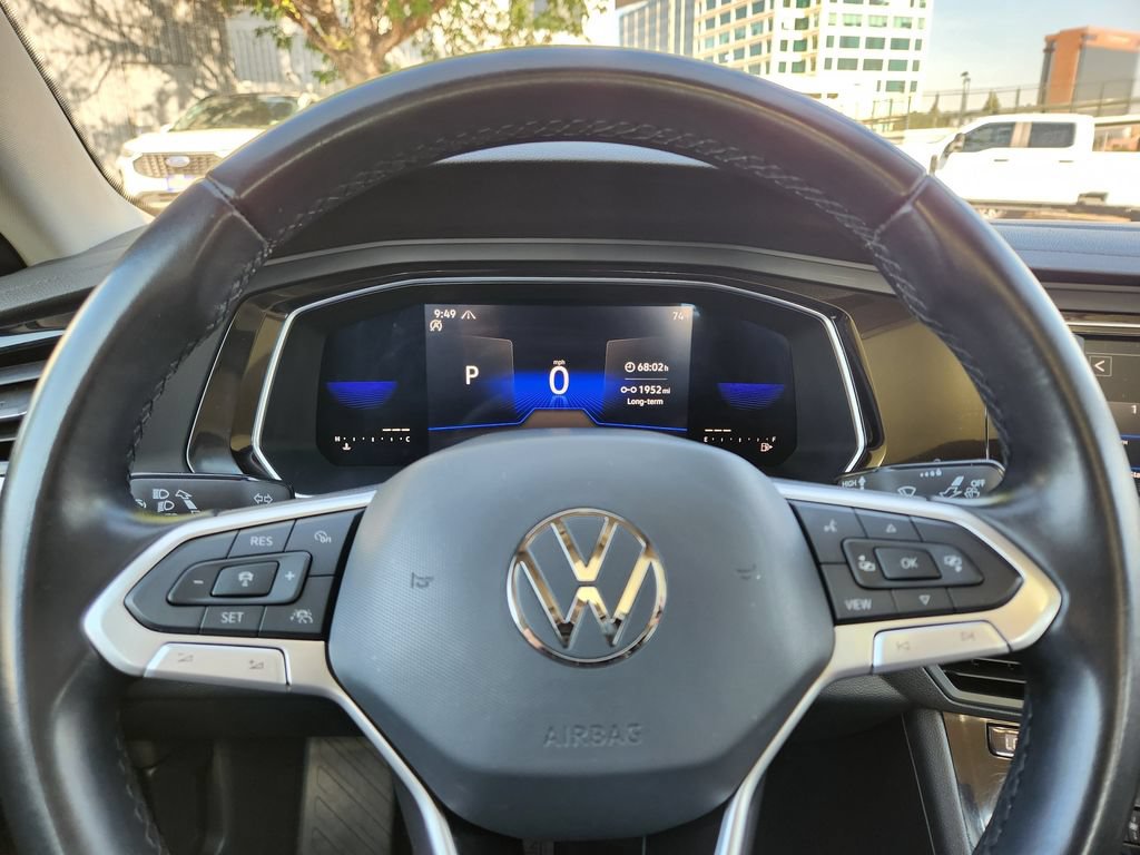 Used 2023 Volkswagen Jetta SE FWD image 6