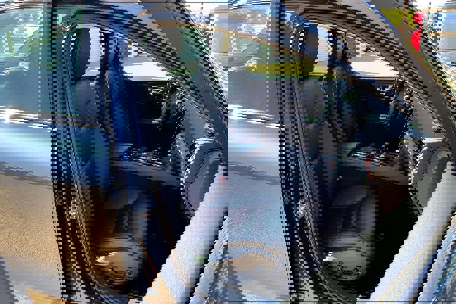 Used 2023 Volvo S60 B5 Plus image 11