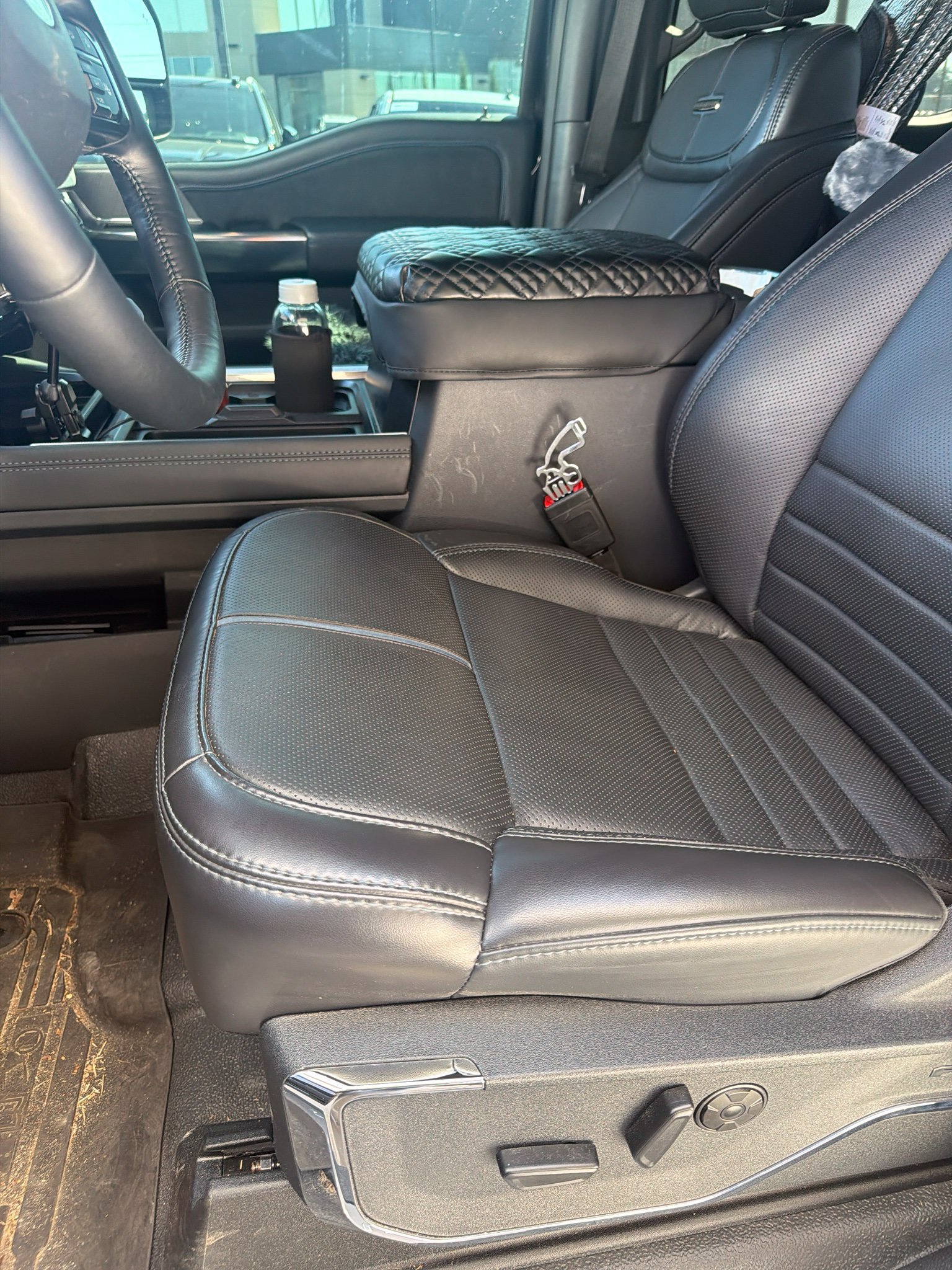 Certified 2025 Ford F450 Platinum w/ FX4 Off-Road Package AWD/4WD image 9