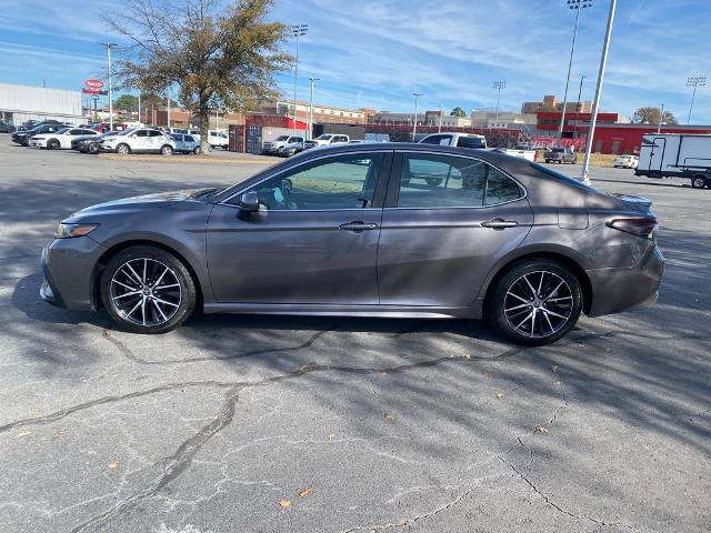Used 2021 Toyota Camry SE image 4