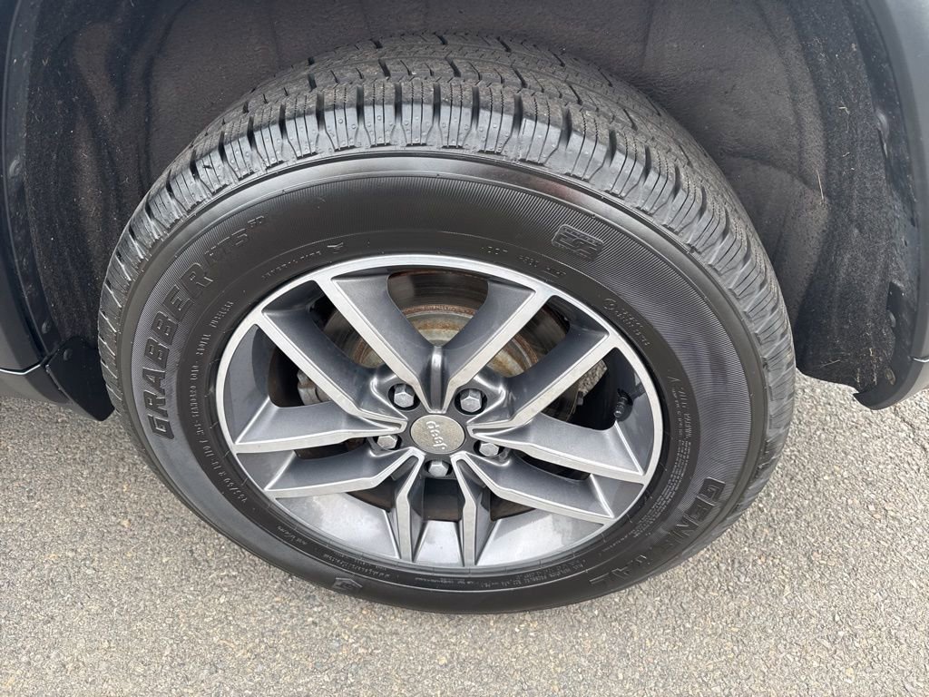 Used 2018 Jeep Grand Cherokee Limited image 8