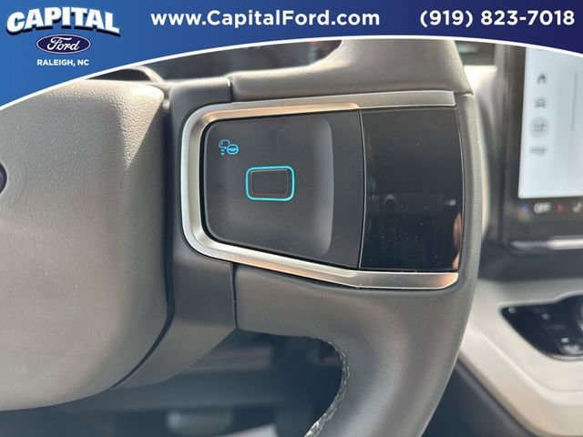 Certified 2025 Ford Expedition Active image 28