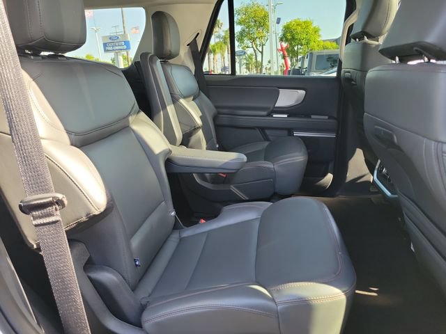 Certified 2025 Ford Expedition Active AWD/4WD image 21