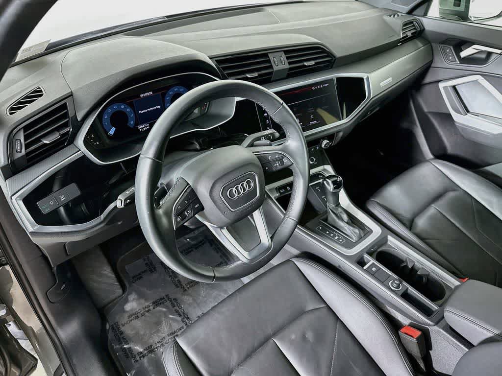 Used 2025 Audi Q3 2.0T Premium AWD/4WD image 2