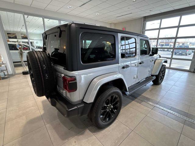Used 2023 Jeep Wrangler Unlimited Sahara w/ Cold Weather Group image 5